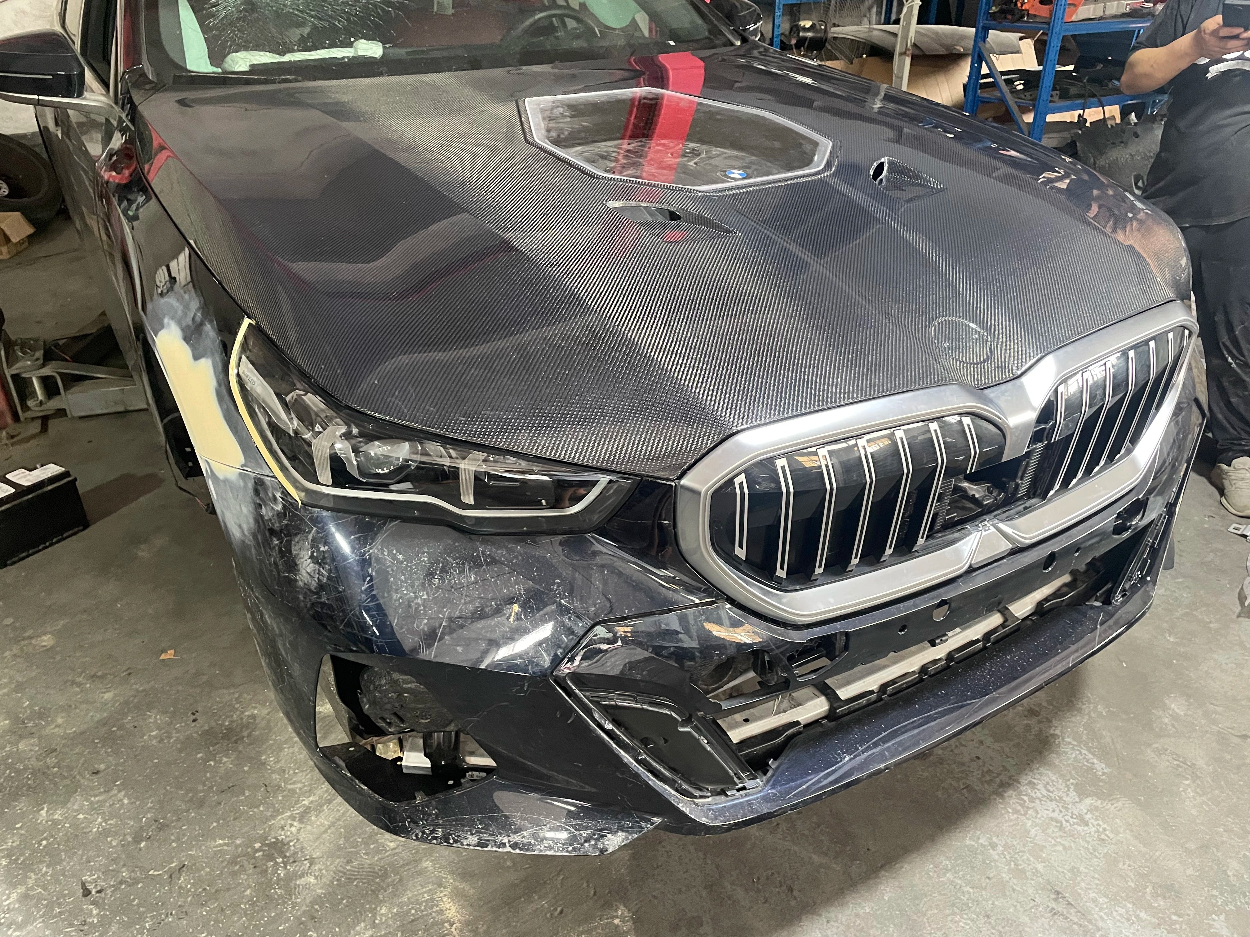 Carbon Fiber Engine Cover bonnet w/ Transparent window -  BMW M5 G90