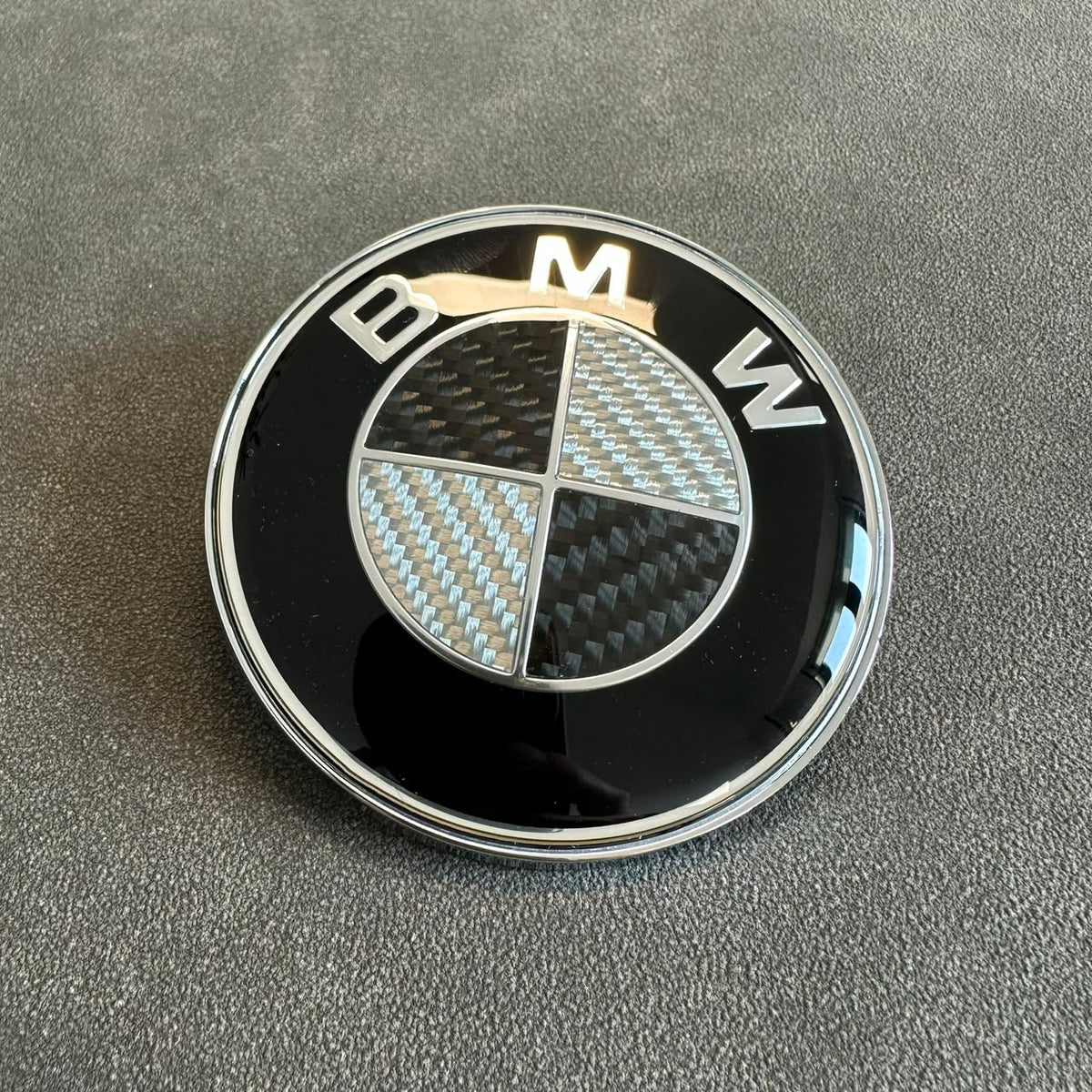 Black & White Carbon Fiber Emblem roundel Replacement Set - BMW F & E & G Chassis