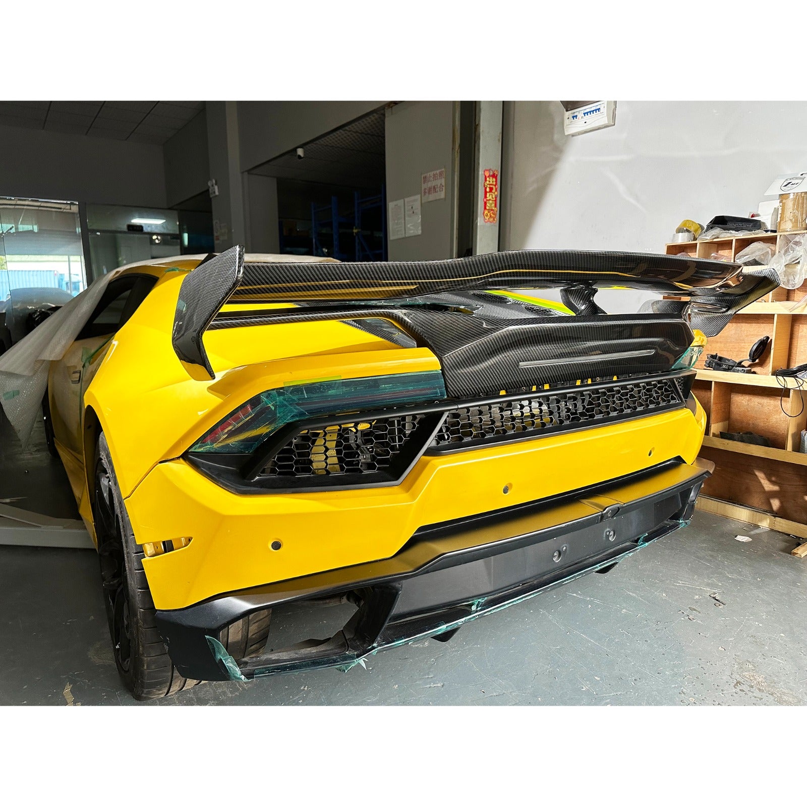 Carbon Fiber AP Wing With Base Panel - Lamborghini Huracan