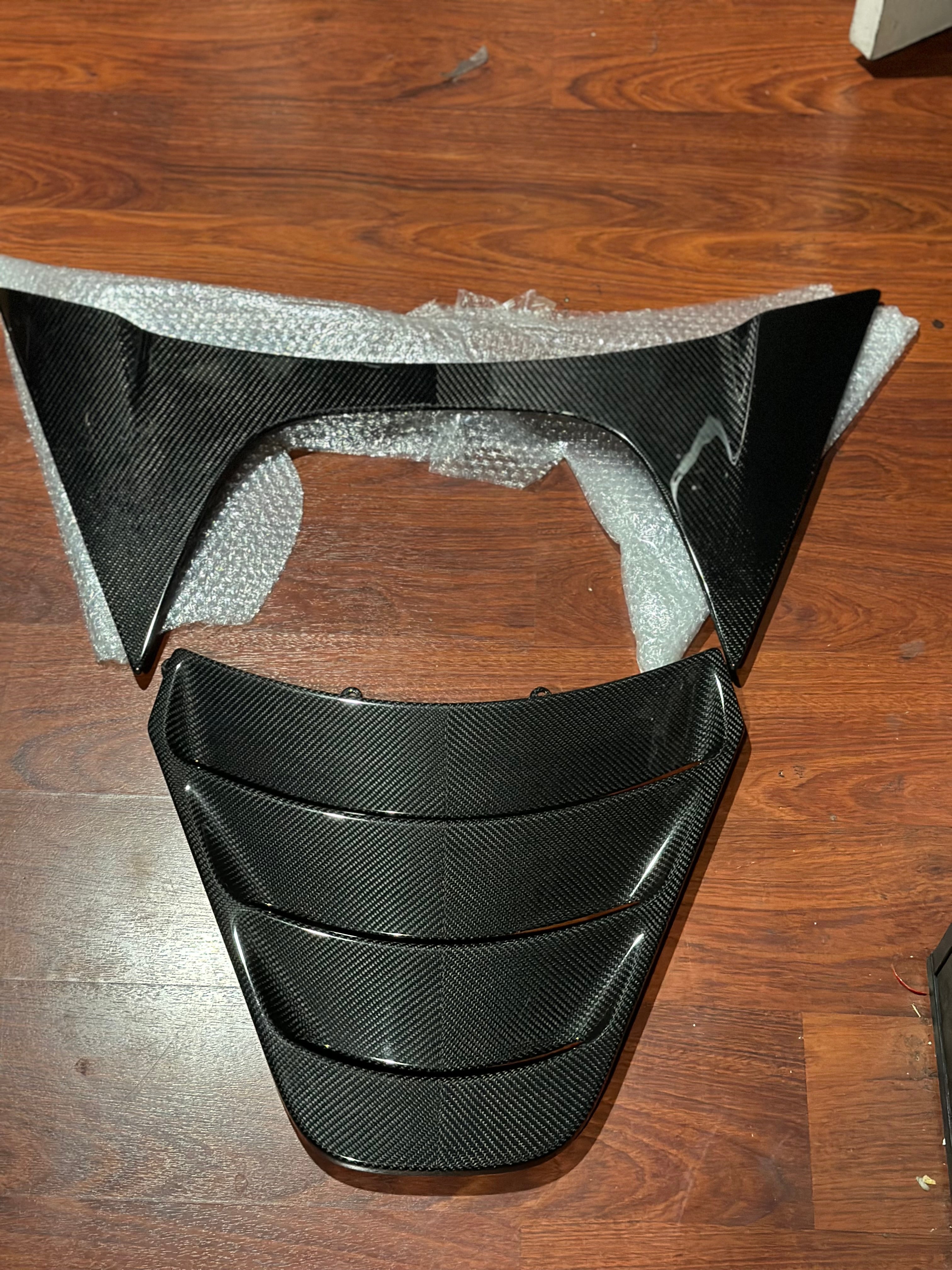 Carbon Fiber Engine Cover - McLaren 720s