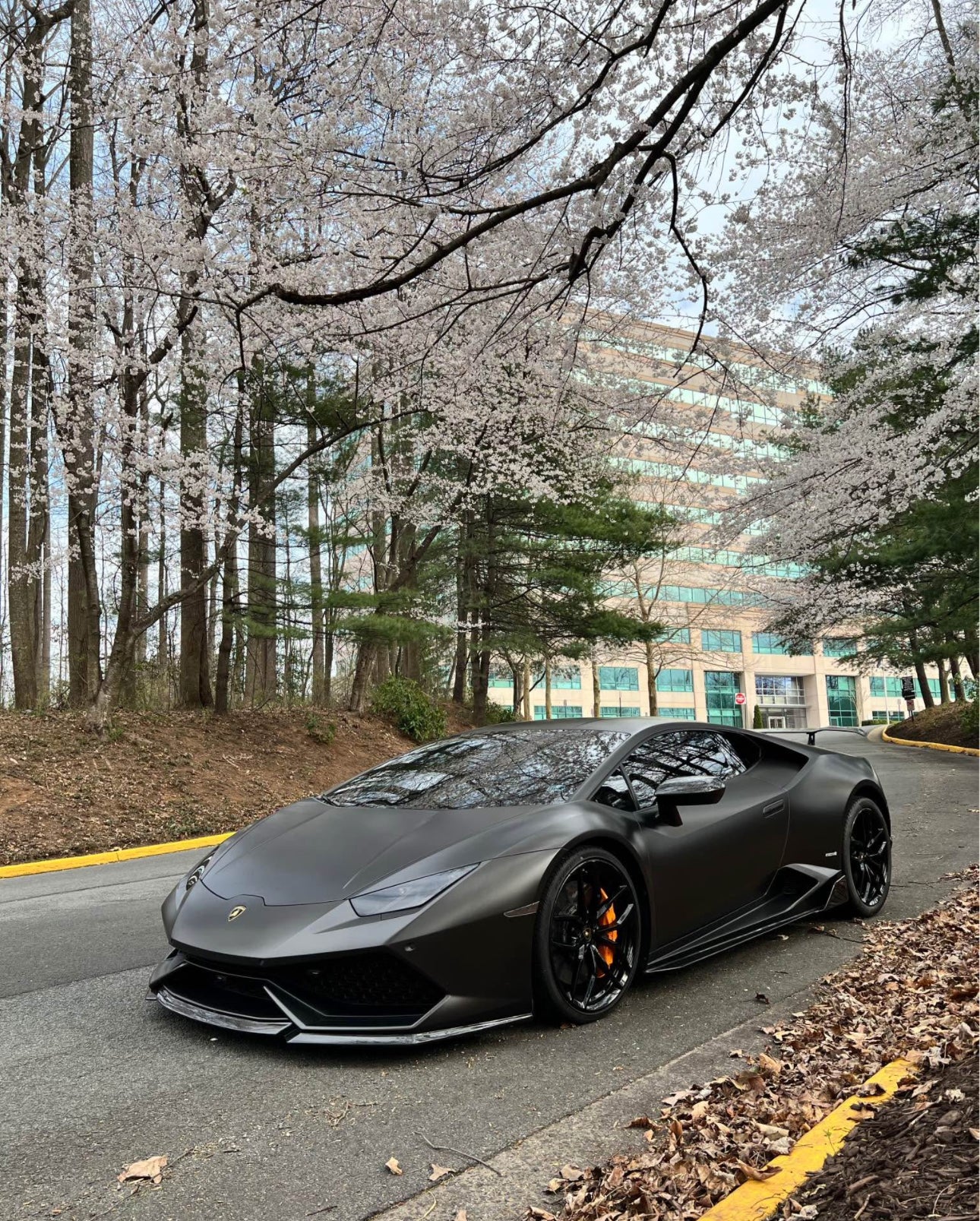 V-Style Carbon Fiber Front Lip - LAMBORGHINI HURACAN LP610