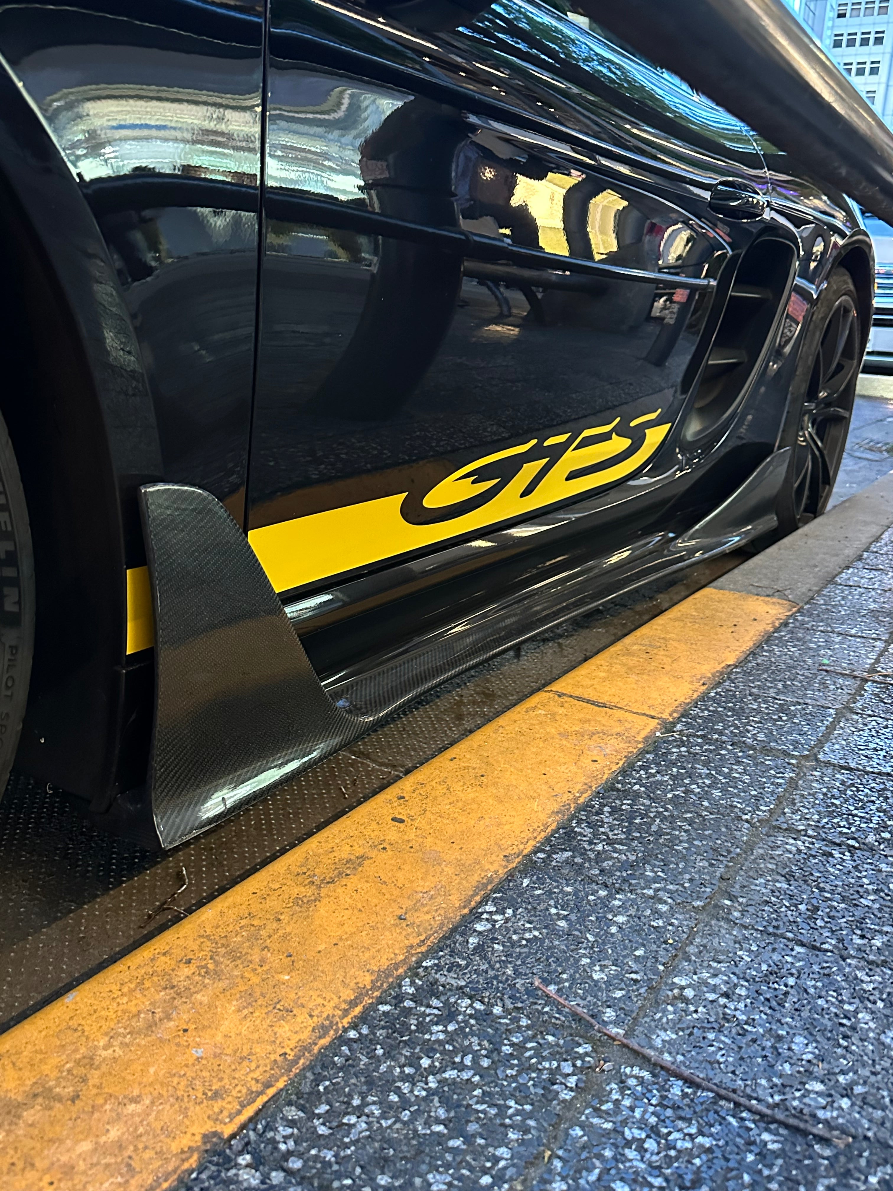 Winglet Carbon Fiber Side Skirts - Porsche 718 Cayman/Boxster