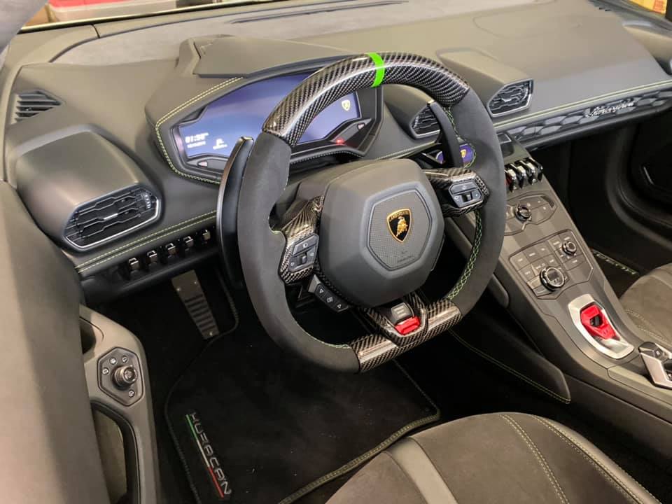 Full Custom Steering Wheel - Lamborghini Huracan