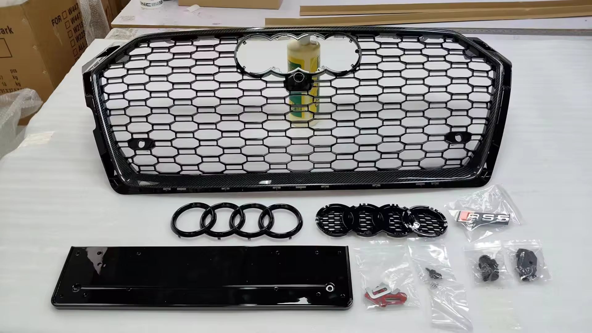 Rs5 Style Carbon Fiber HoneyComb Grille - Audi A5/S5 B9