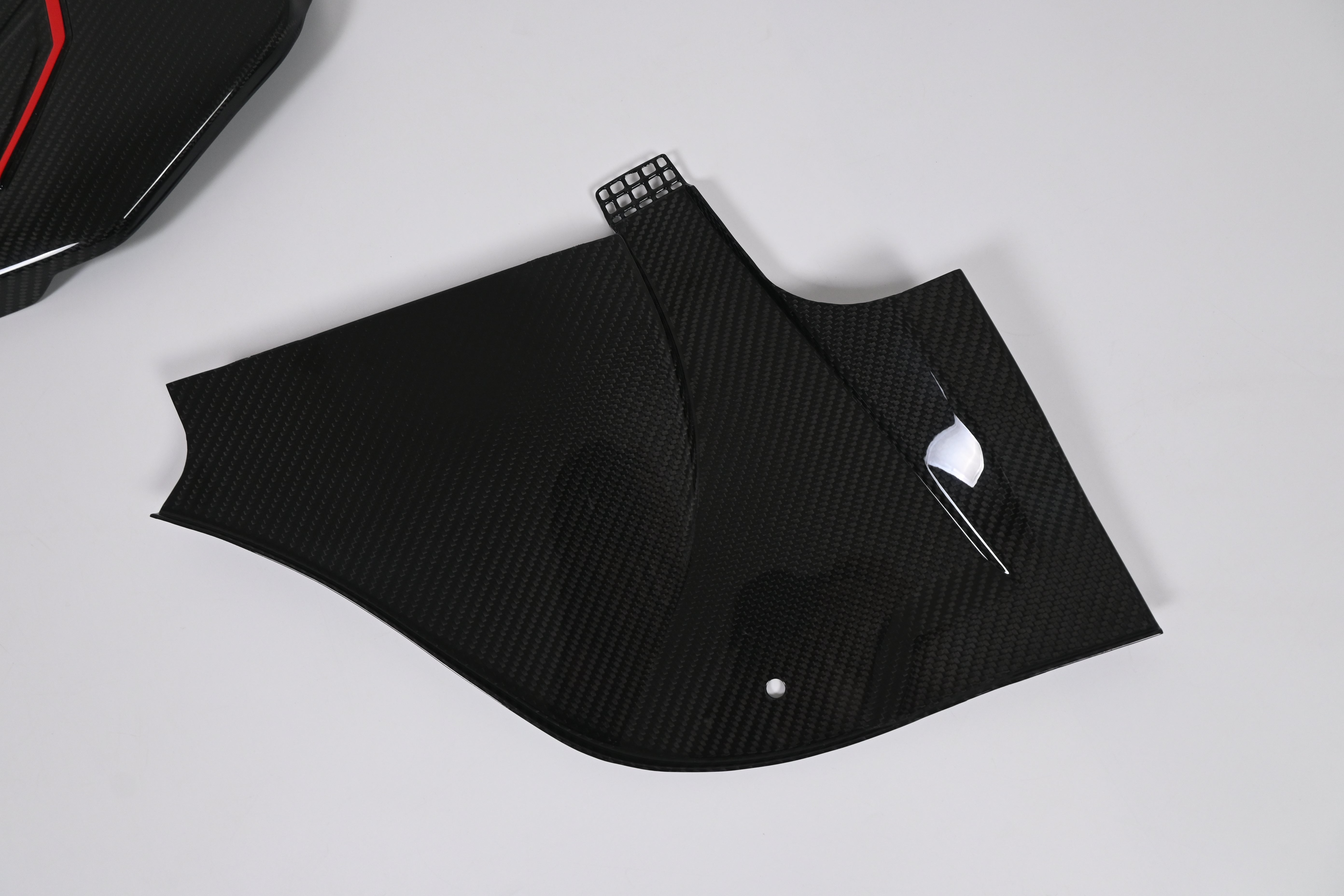 Carbon Fiber Engine Bay Cover Kit - BMW G90 M5