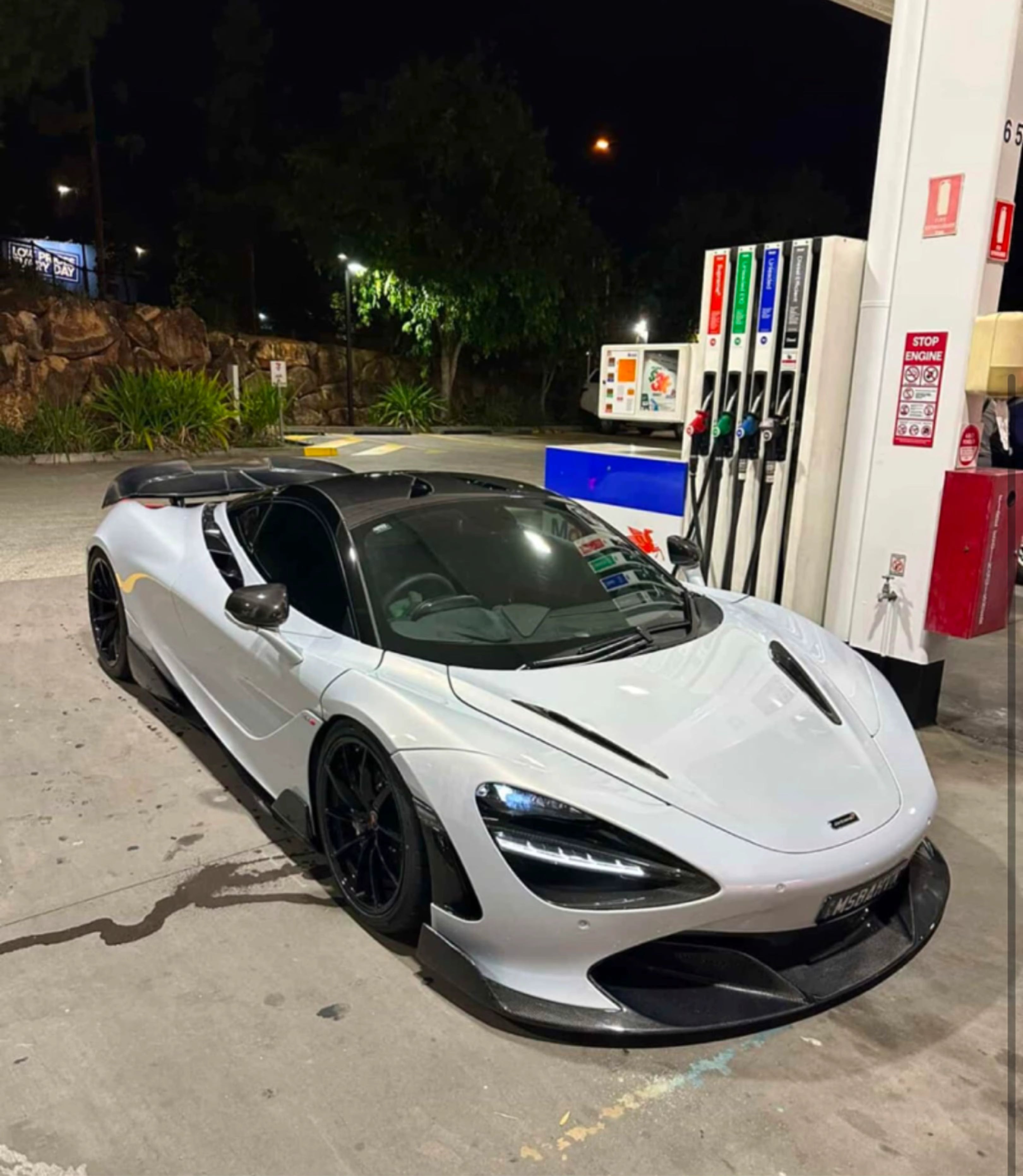 Full Carbon Fiber R Style Aero Kit - McLaren 720s 720