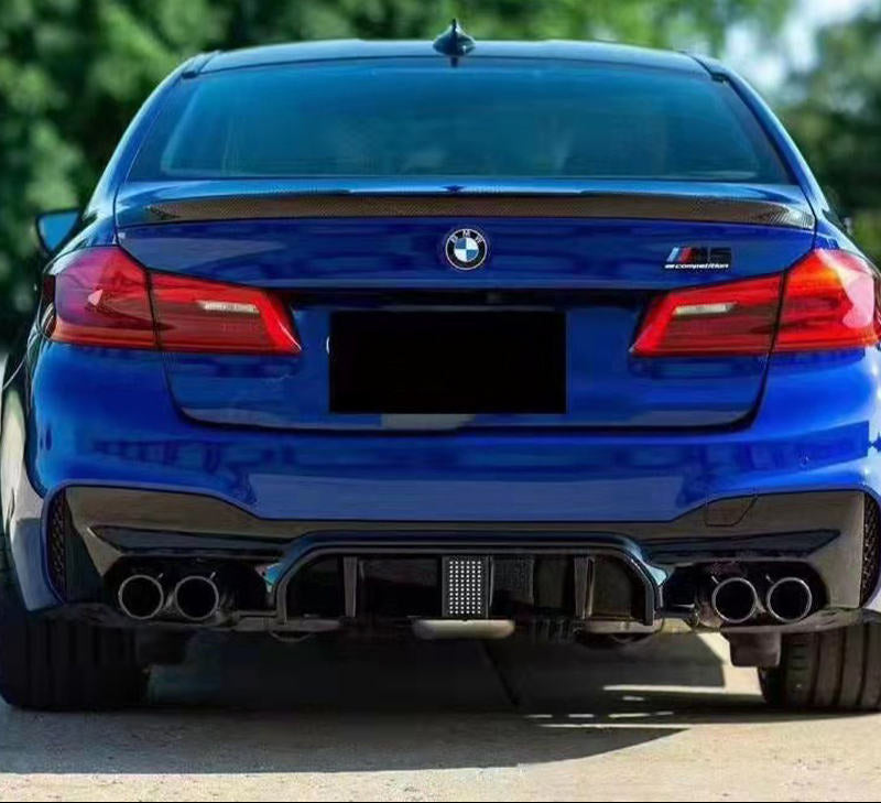 Carbon Fiber Rear diffuser w/ LED - BMW M5 F90