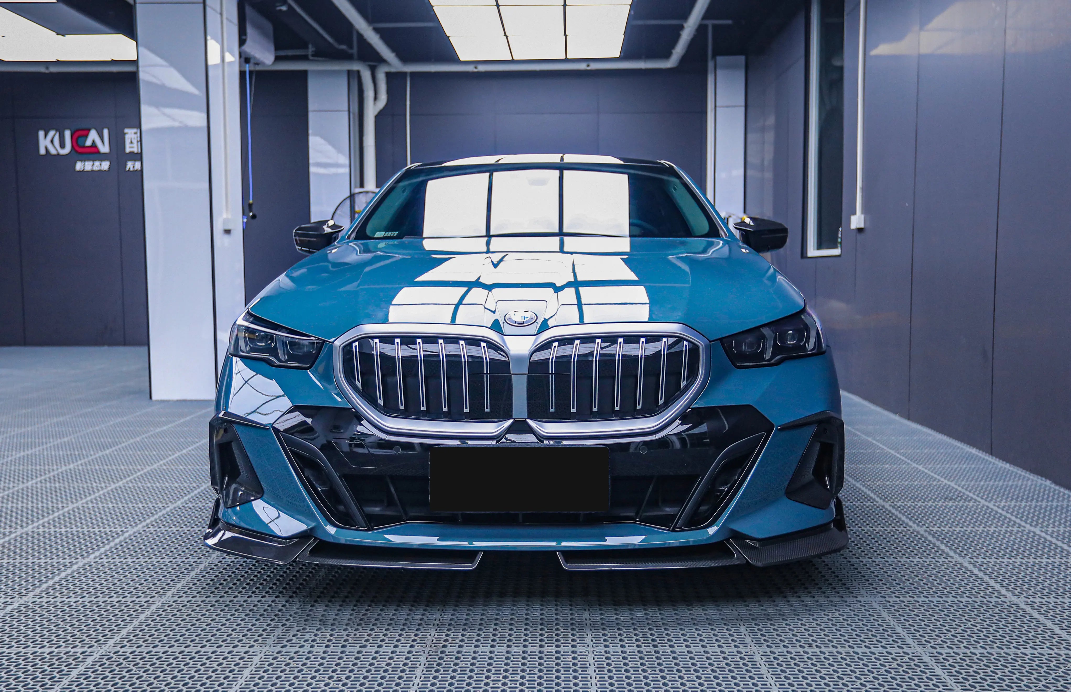 Carbon Fiber MP Style Front Lip V2 - BMW 5 Series G60 2024+