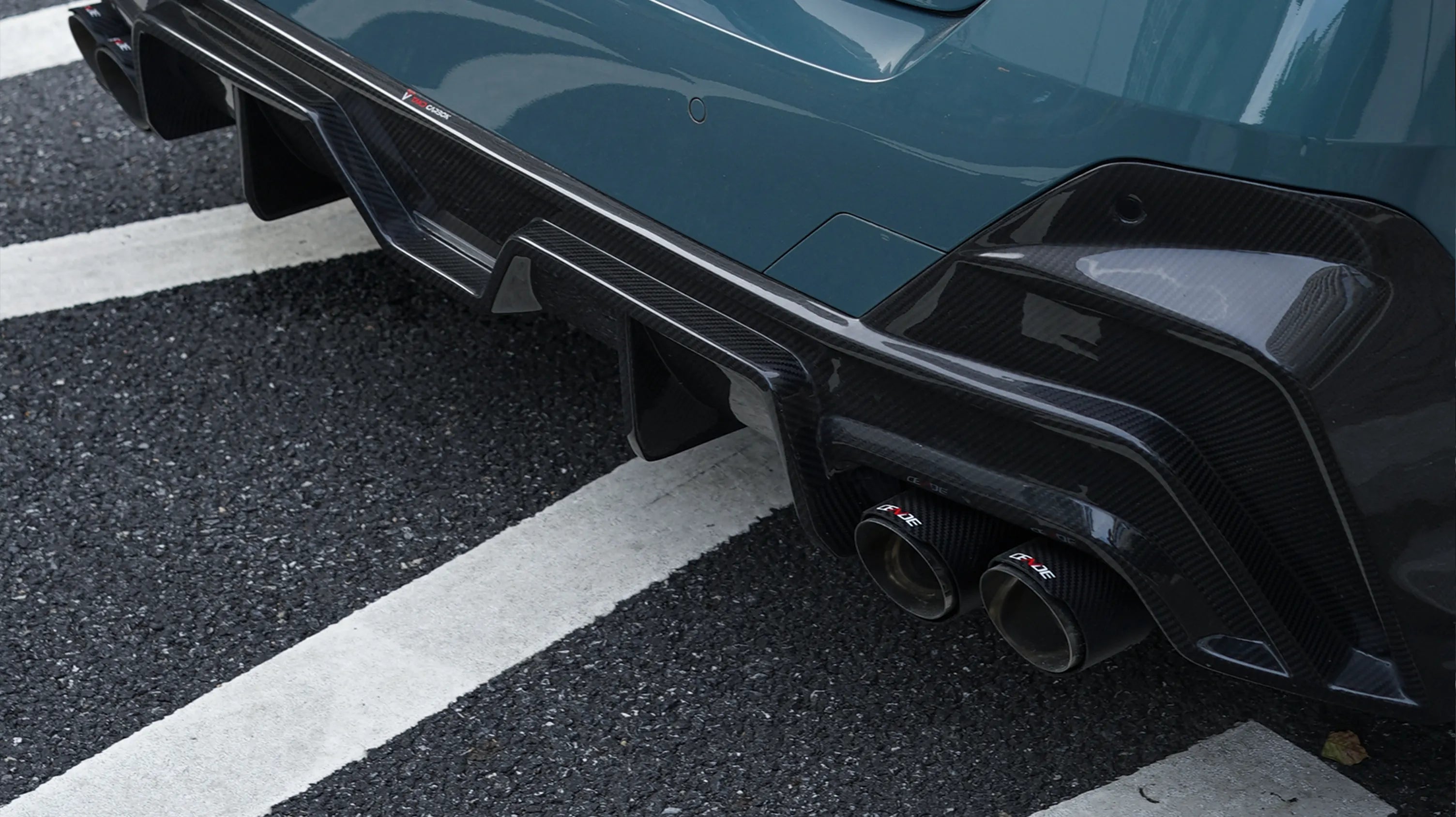 Dry Carbon Fiber Rear Diffuser - BMW 5 Series G60