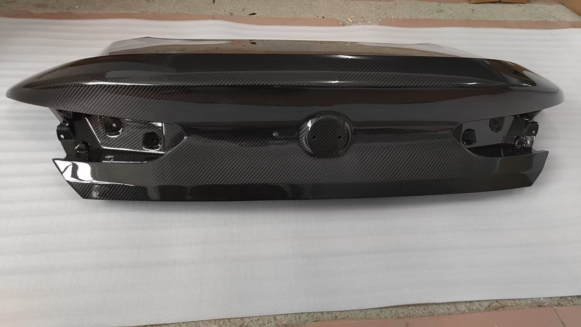 Dry Carbon Fiber Rear Trunk Lid - BMW M8 F92 G15 Coupe & G16 F93