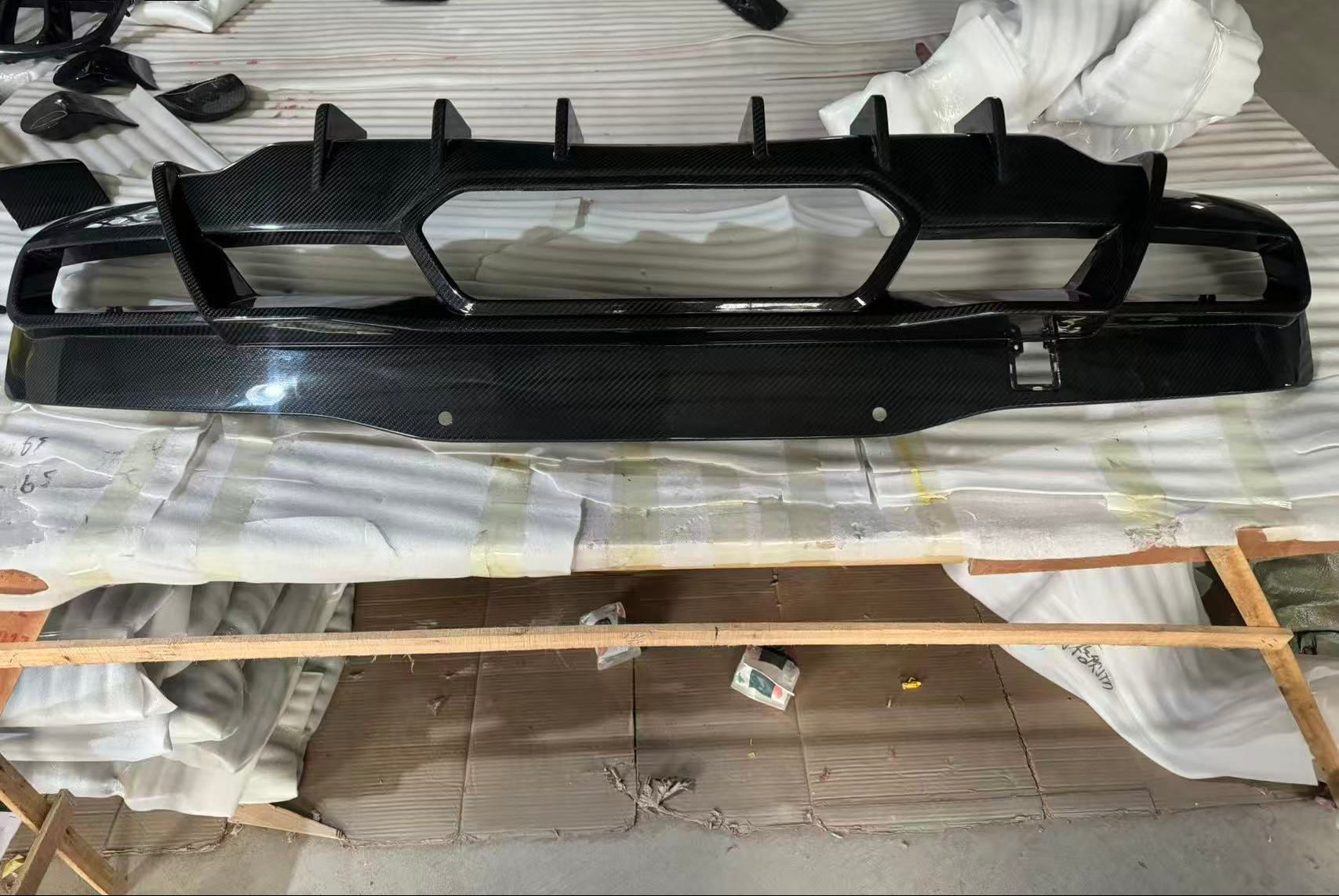 Carbon Fiber Rear Diffuser - Chevrolet Corvette C8 Z06 ZR1