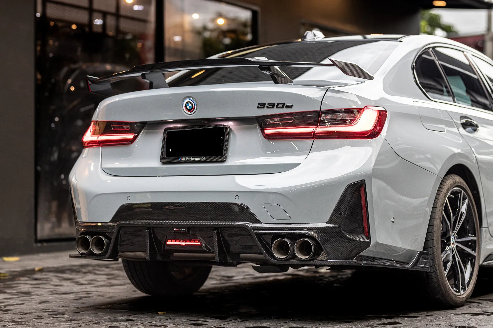 Carbon Fiber Rear diffuser w/ LED - BMW 3 Series G20 LCI 2023+