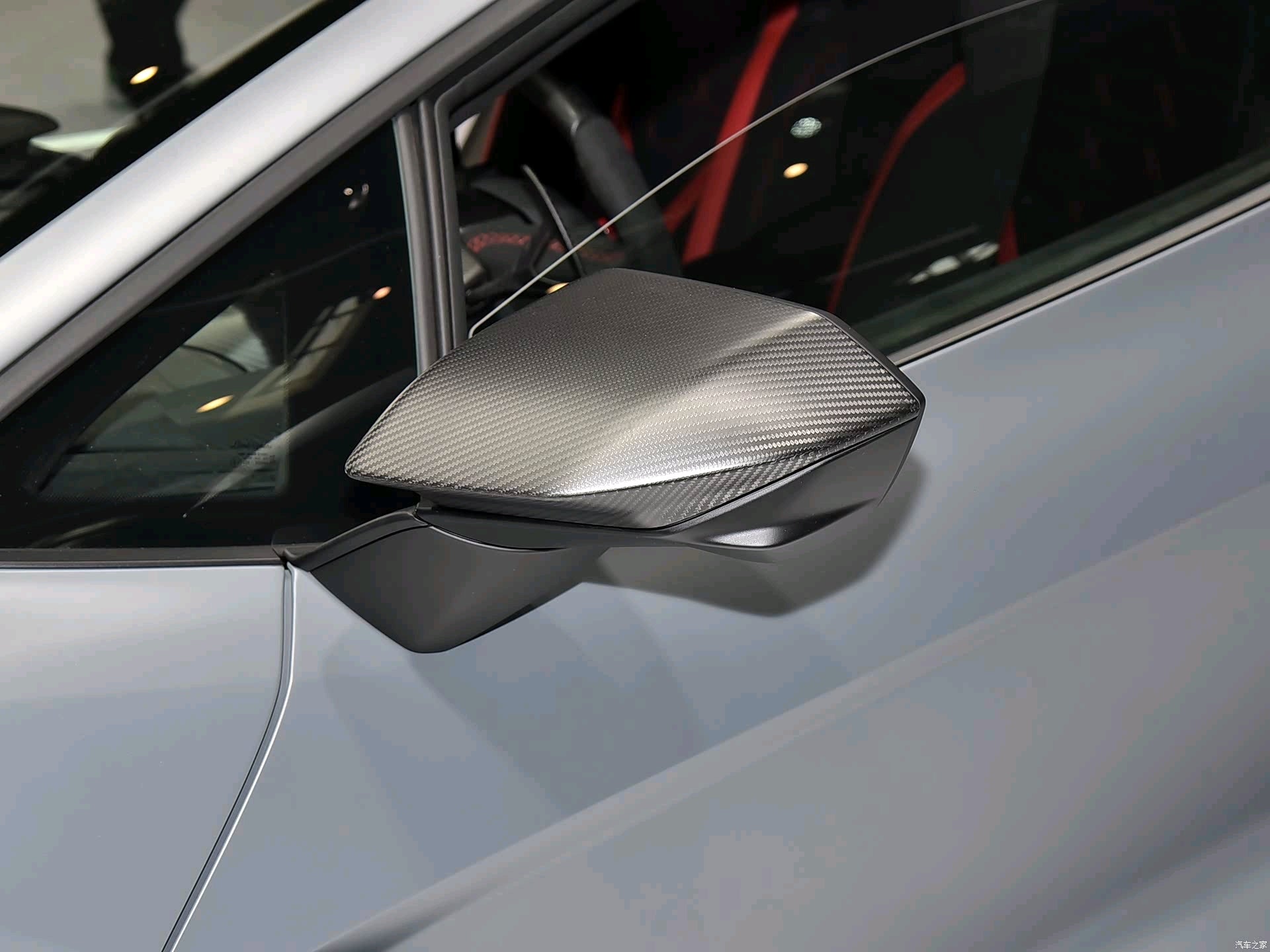 Dry Carbon Fiber Rear View Mirror Caps - Lamborghini Revuelto