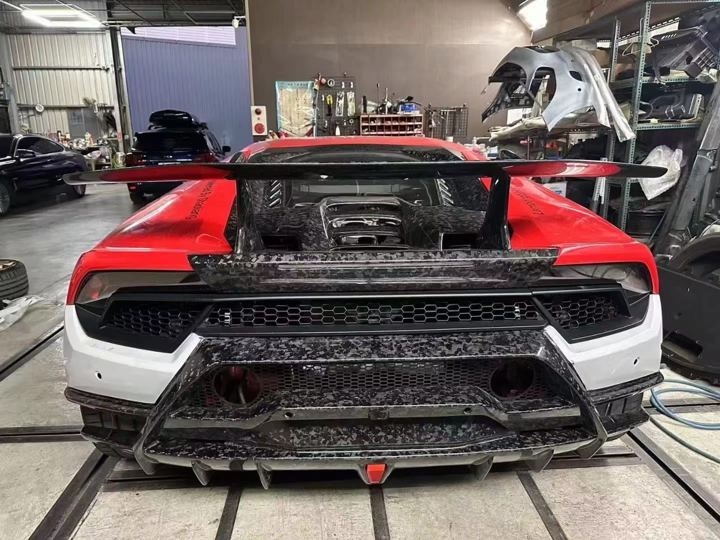 Lamborghini Huracan Carbon Fiber Performante Style Full Conversion Kit