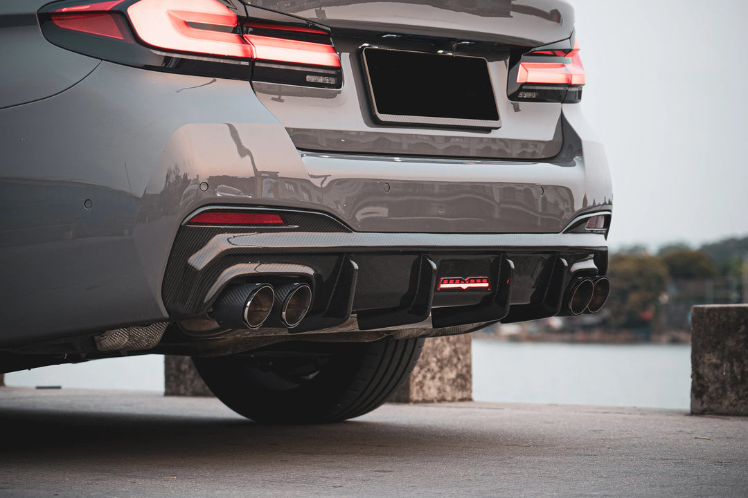 Dry Carbon Fiber Rear Diffuser w/ led - BMW 5 Series G30 G38 2021-2023