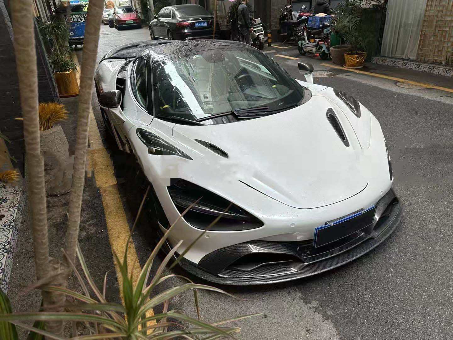 Carbon Fiber BS Front Splitter lip - Mclaren 720s