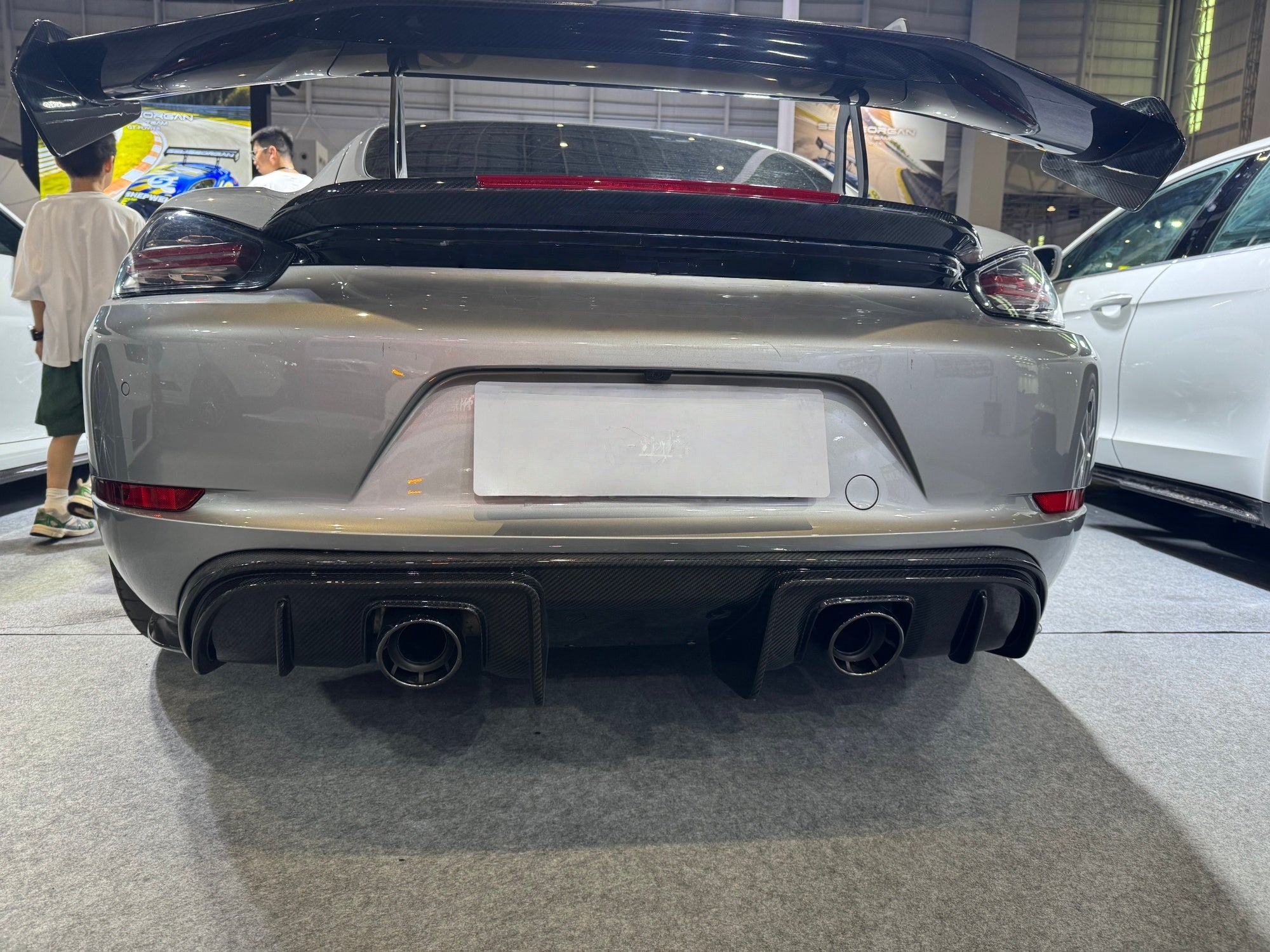 Prepreg dry Carbon Fiber Rear Diffuser - Porsche 718 Boxter Cayman GT4