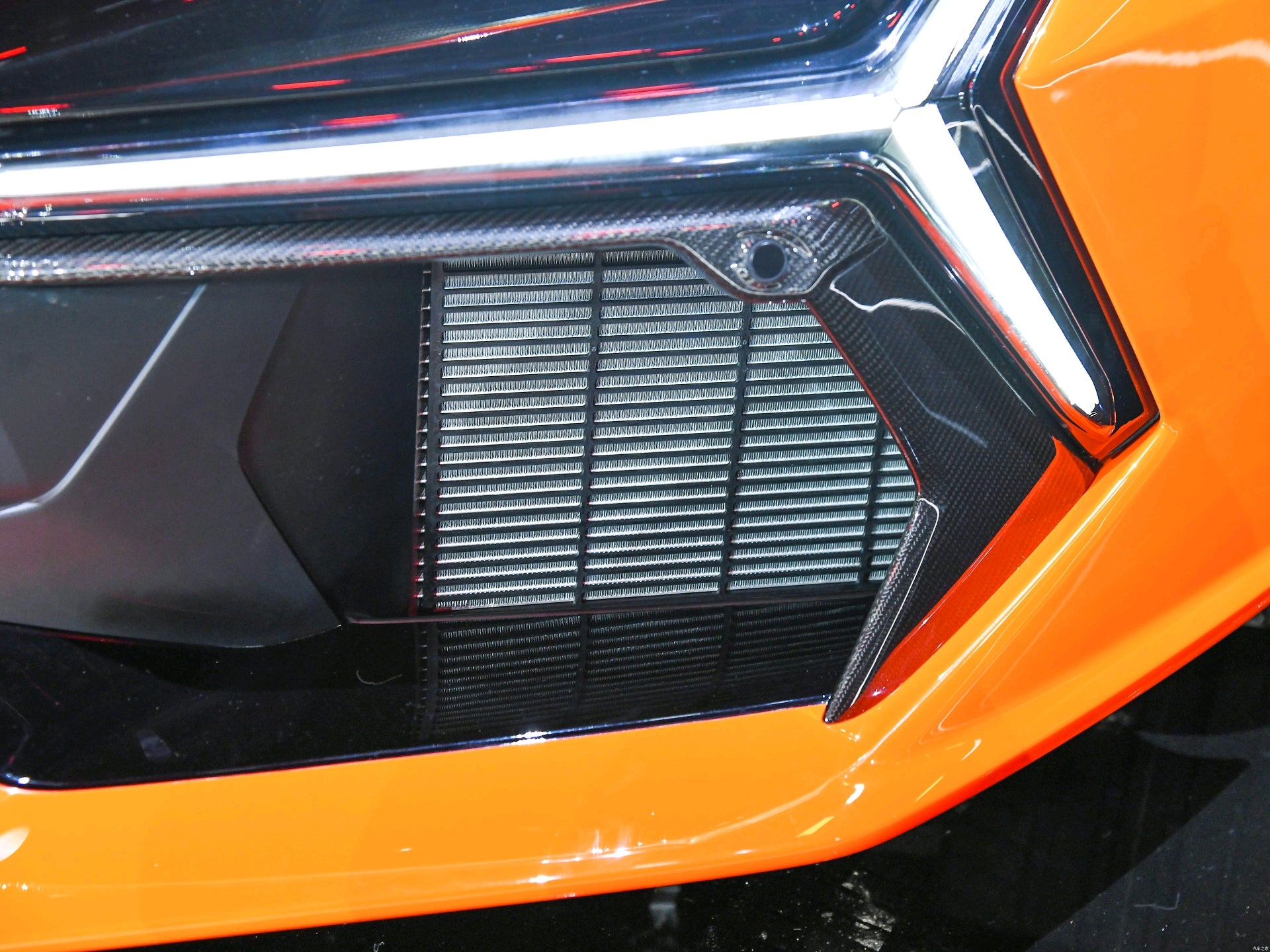 Dry Carbon Fiber Front Bumper Air Knife Trim - Lamborghini Revuelto