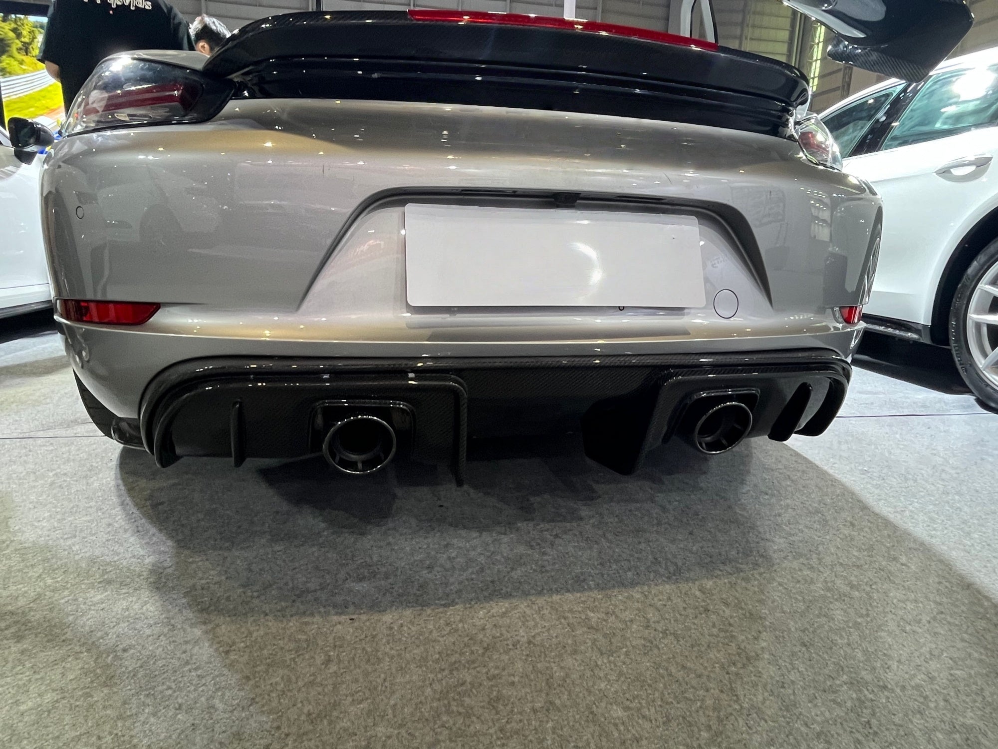 Prepreg dry Carbon Fiber Rear Diffuser - Porsche 718 Boxter Cayman GT4