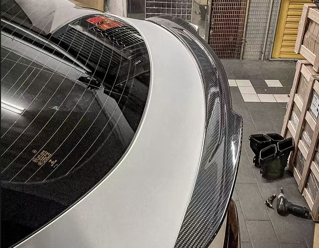 Carbon Fiber V Style Rear Spoiler - Mercedes Benz GLC Class W253