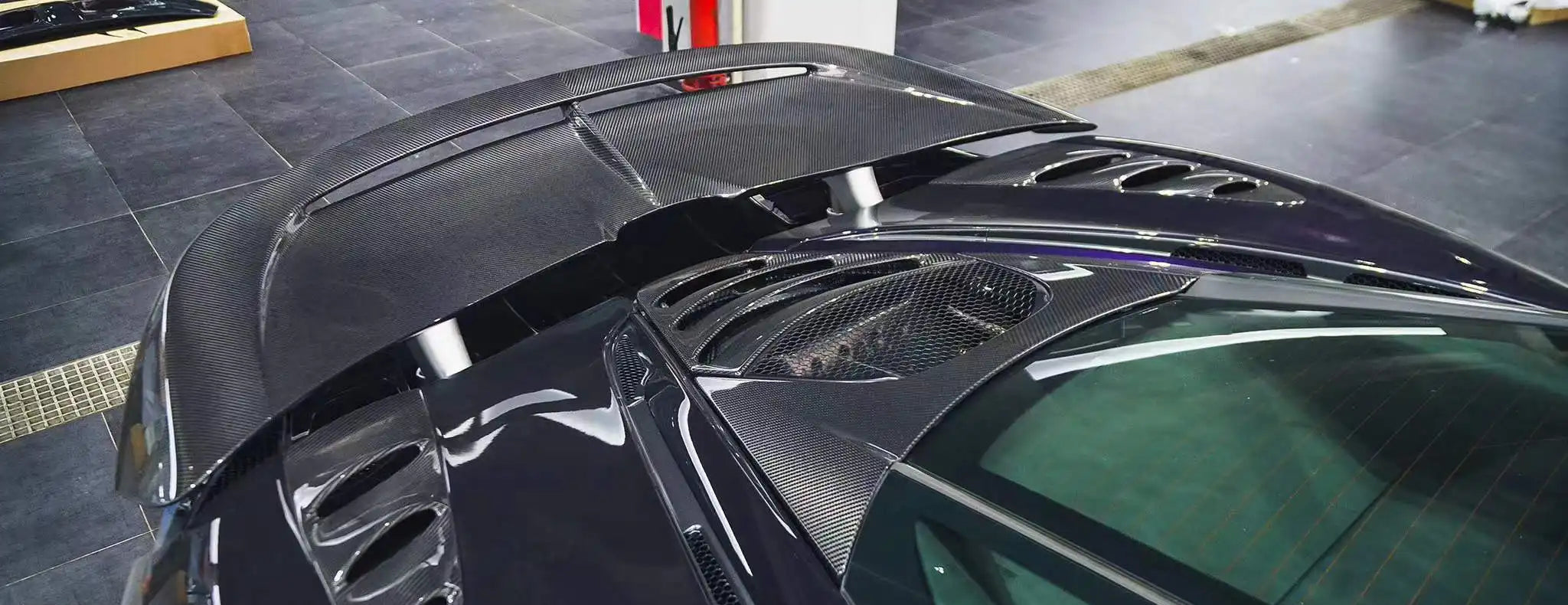 Carbon Fiber N style Rear Vented Spoiler wing - McLaren 720s