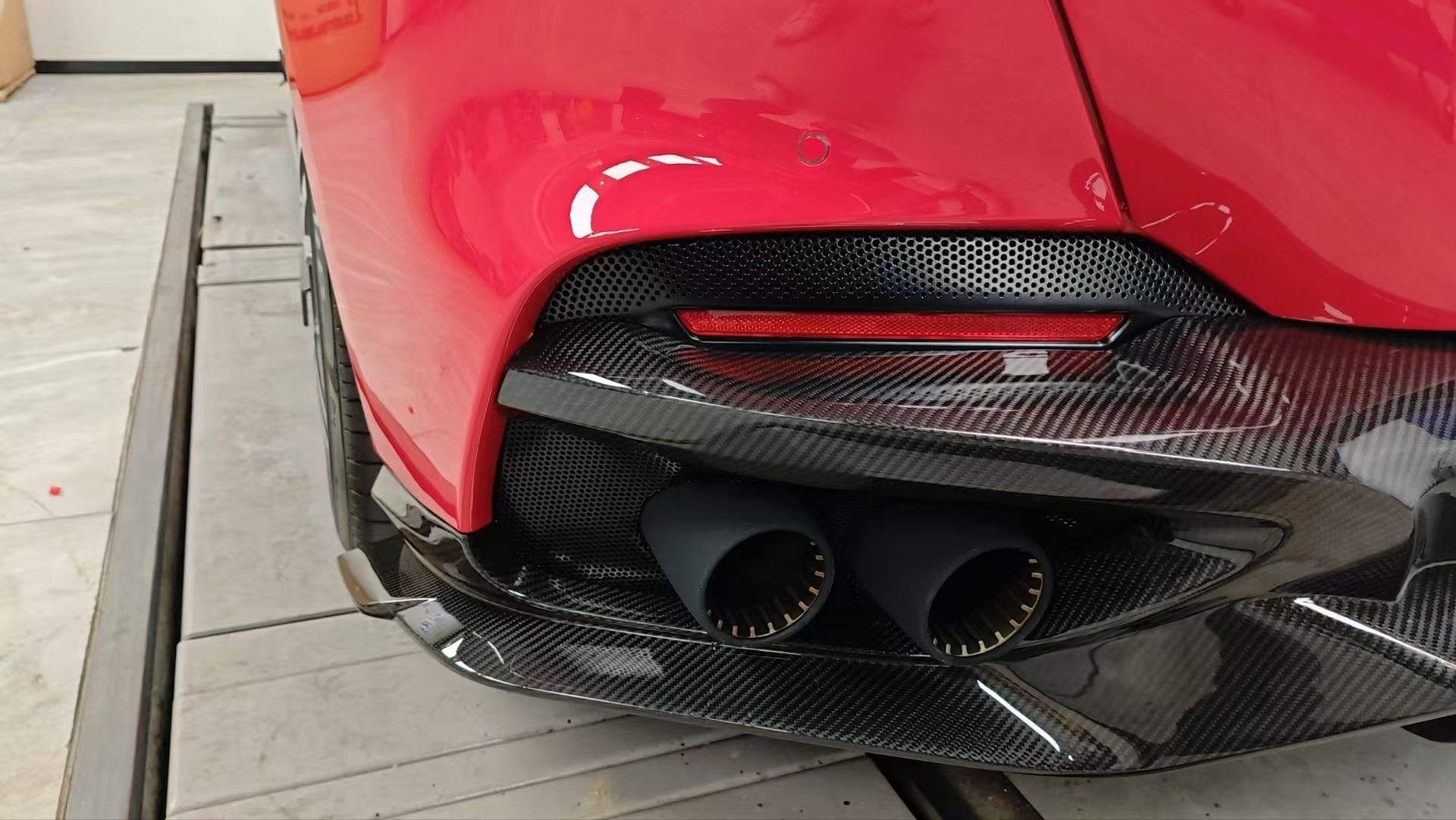 Ferrari Portofino – M-Style Full Dry Carbon Fiber Aerokit