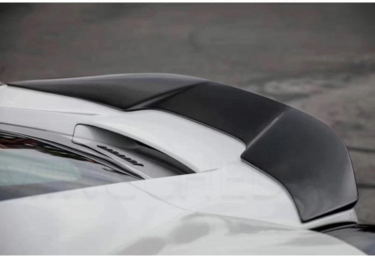 V Style Carbon Fiber Rear Spoiler - Ferrari 488