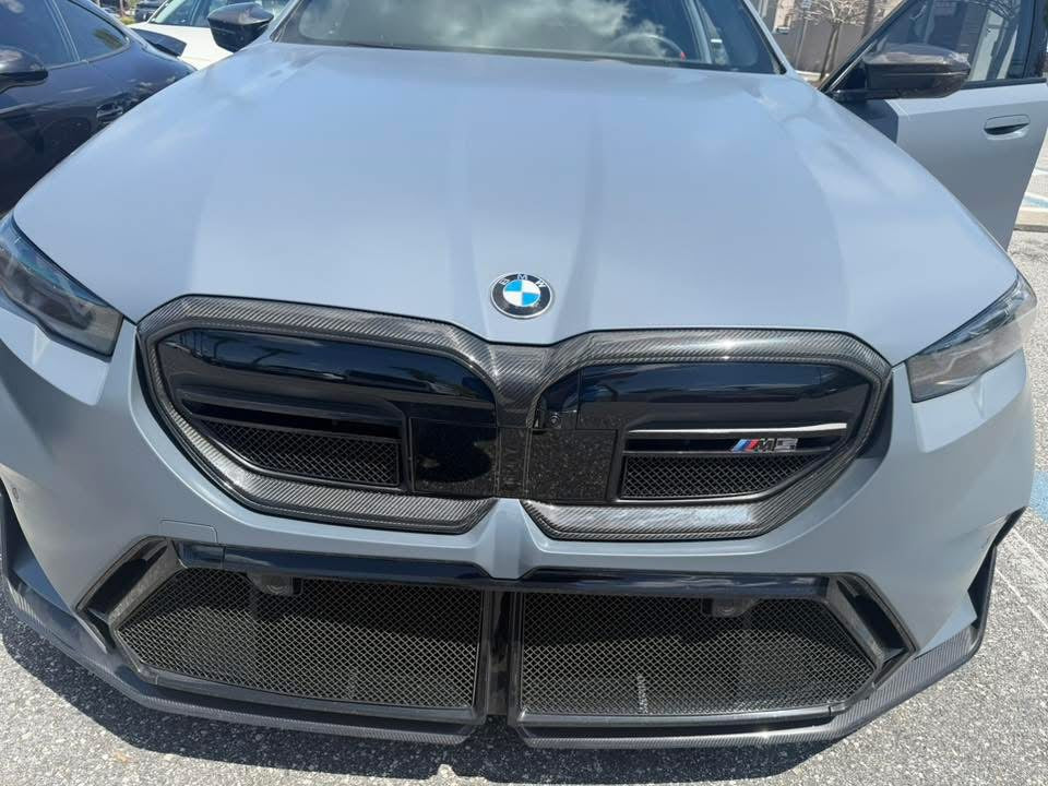 Dry Carbon Fiber Front Grill Cover Garnish -  2024-2026 BMW G60 530i G90 M5