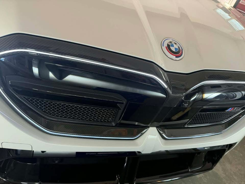 Dry Carbon Fiber Front Grill Cover Garnish -  2024-2026 BMW G60 530i G90 M5