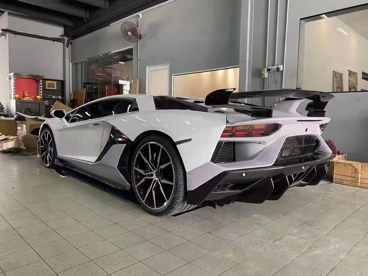 Full Conversion Kit SVJ Style Full Conversion Body Kit - Lamborghini LP700-4 LP720 LP750