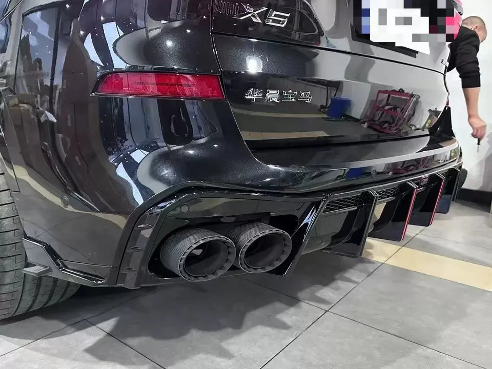 Gloss Black V Style Rear Diffuser w/ DUAL LED - BMW X5 G05 2019-2025