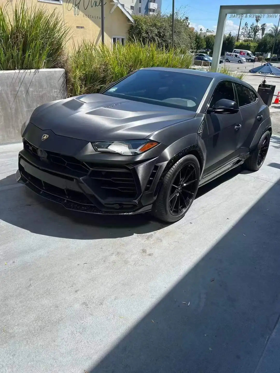 https://www.thecarbonindustries.com › products › 1016-style-full-carbon-fiber-aero-kit-lamborghini-urus

