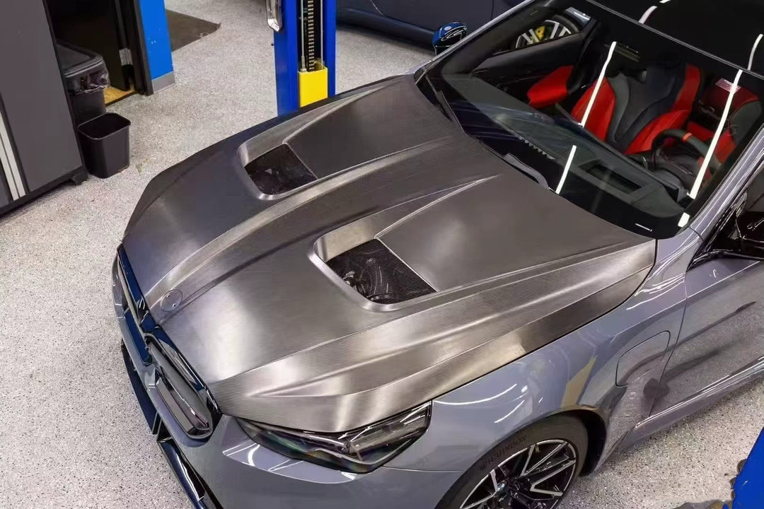 Carbon Fiber AN Style Engine hood Cover - BMW M5 G90