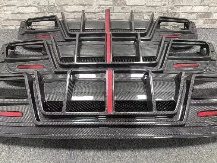 Carbon Fiber F1 Style with LED Light Rear Diffuser - Mercedes GLA X156