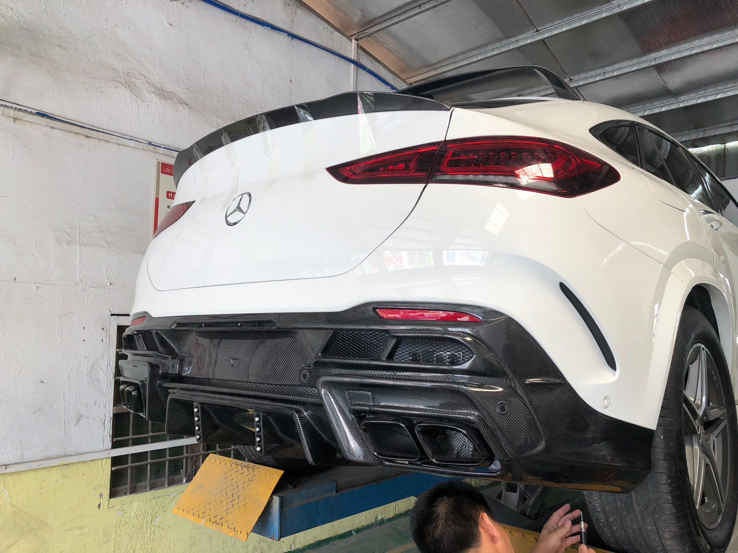 Carbon Fiber LD Style Aerodynamic Body Kit (4pc) - Mercedes GLE Coupe