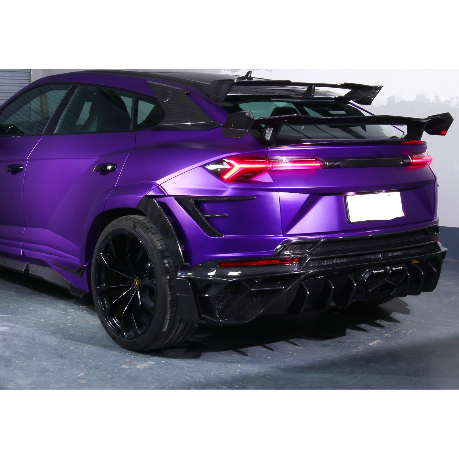 Carbon Fiber Full M Style Venatus Aerodynamic Body Kit - Lamborghini Urus S / Launch edition