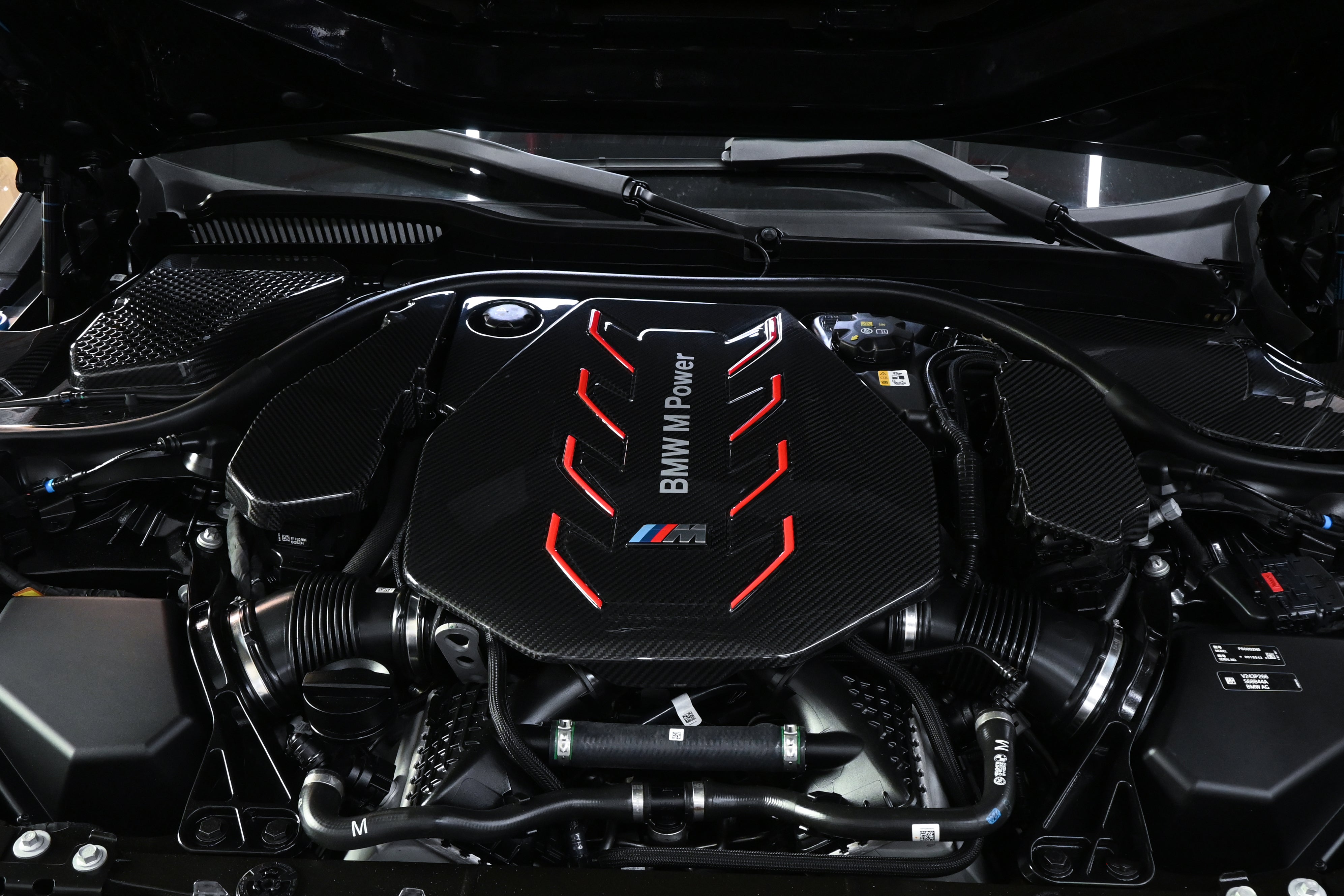 Carbon Fiber Engine Bay Cover Kit - BMW G90 M5