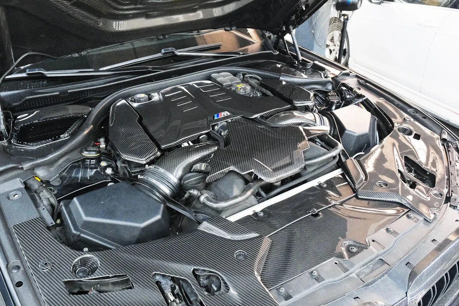 Carbon Fiber Top Corner Cowl Cover - BMW M5 F90
