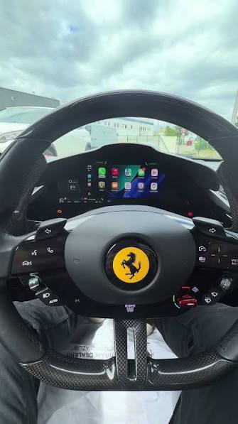 Ferrari SF90 - Wireless Apple CarPlay & Android Auto Interface