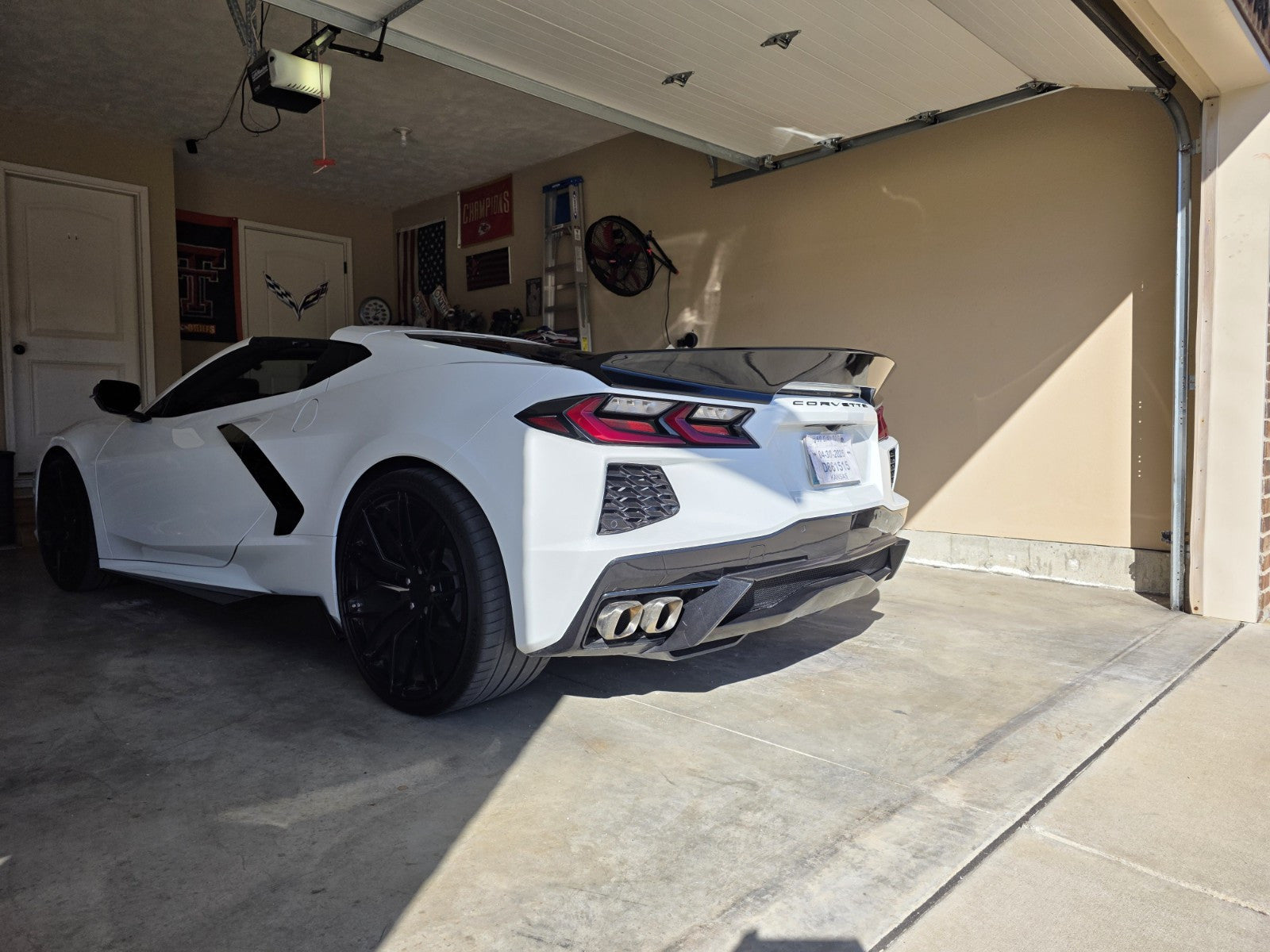 GLOSS BLACK DUCKBILL HIGHKICK REAR TRUNK SPOILER - Corvette C8 Z51