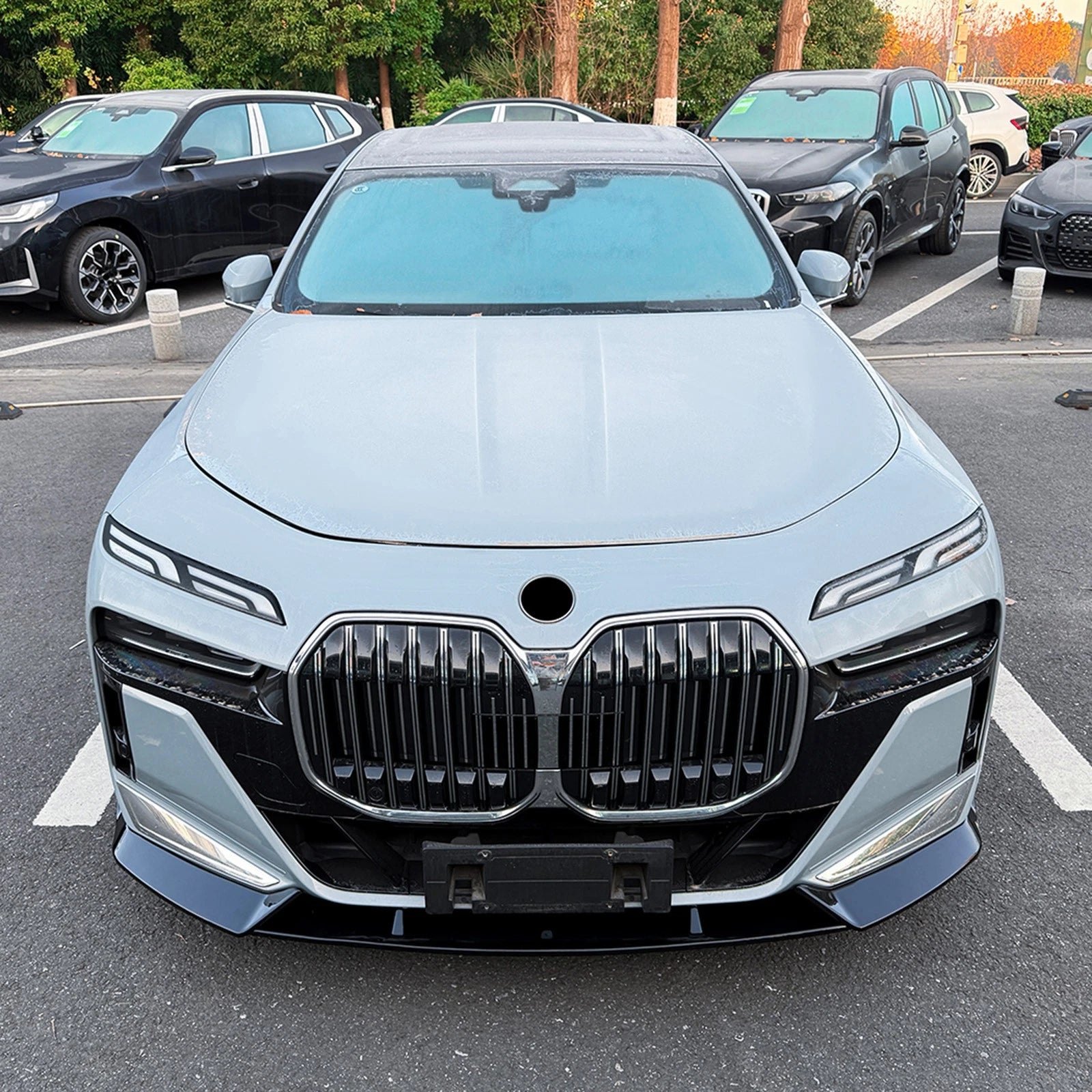 Gloss Black Front Splitter lip V2 -  BMW 7 Series i7 G70 G73 M Sport 23-26