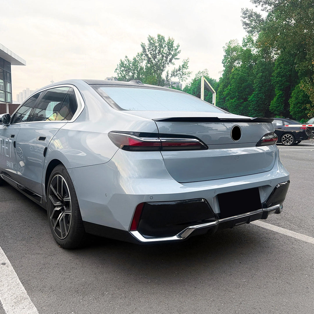 Gloss Black Rear Trunk V Style Spoiler - BMW 7 Series i7 G70 G73 23-25