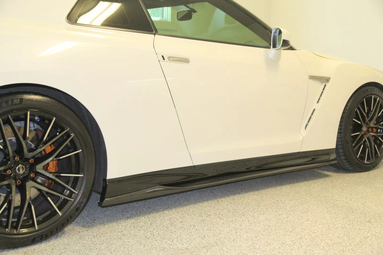 Carbon Fiber Side Skirt Extension - Nissan GTR R35 2017